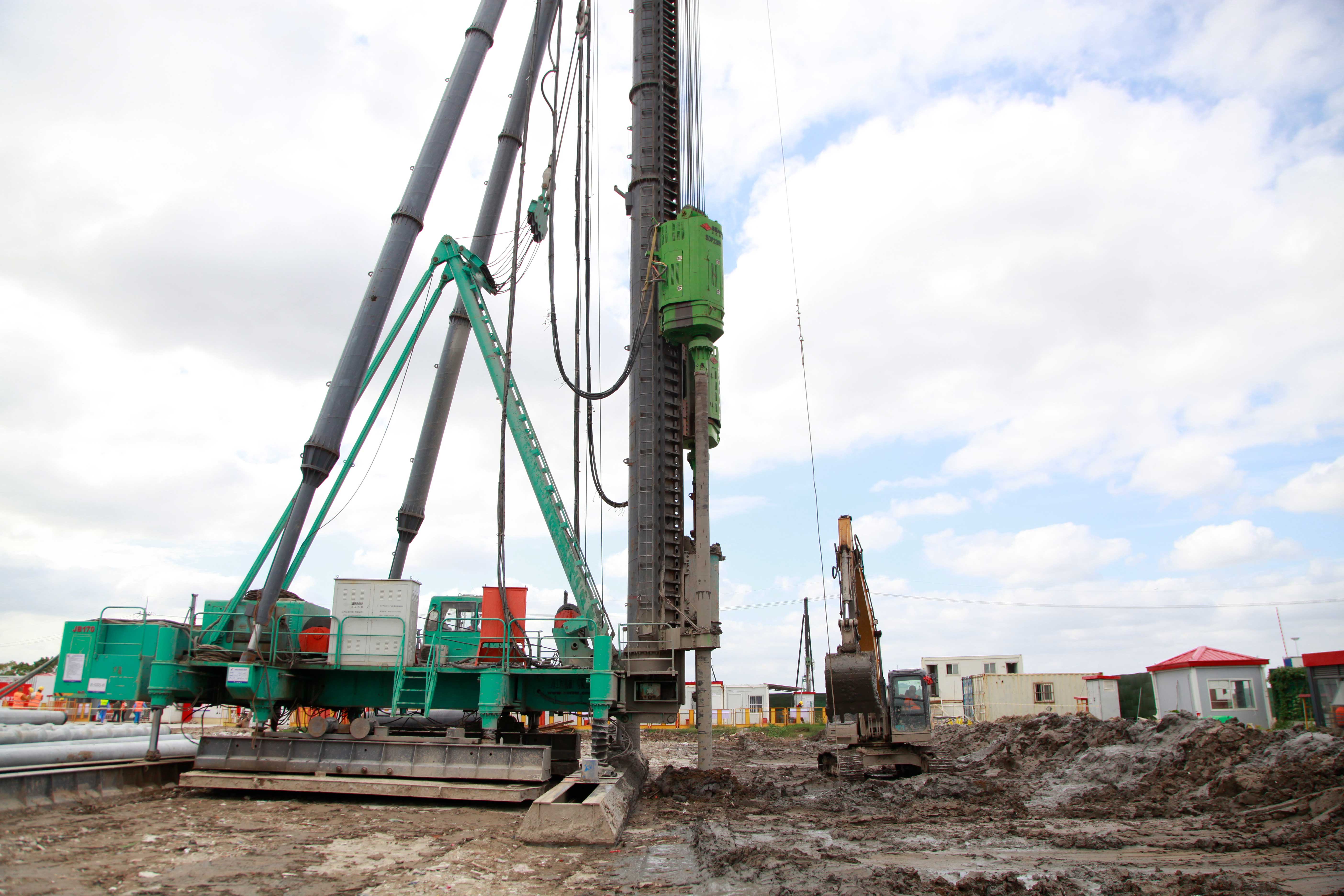 上工机械绿色植桩设备助力浦东机场四期工程
