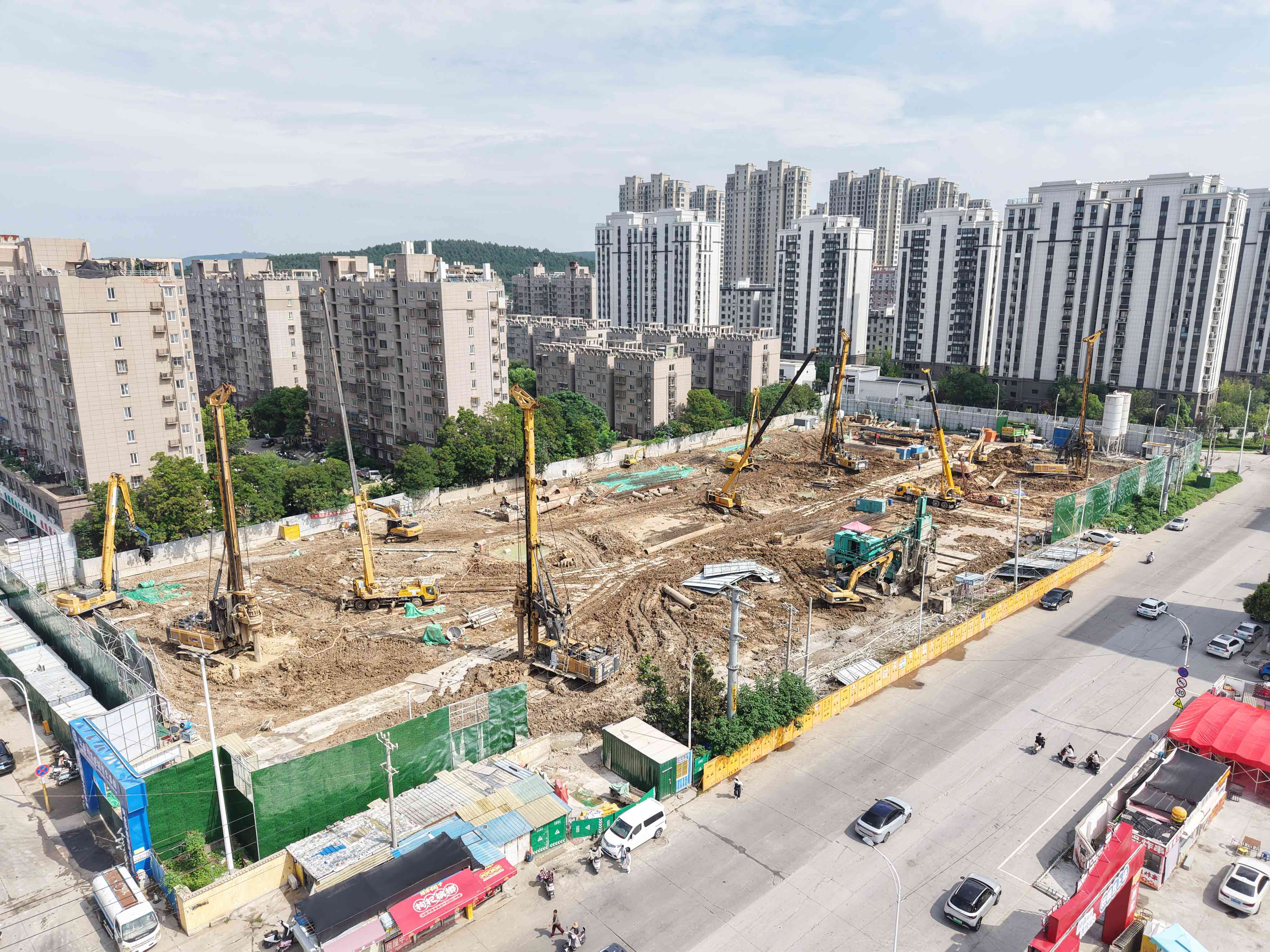 TRD工法机破解钢管迷宫施工难题｜高效止水墙施工全攻略