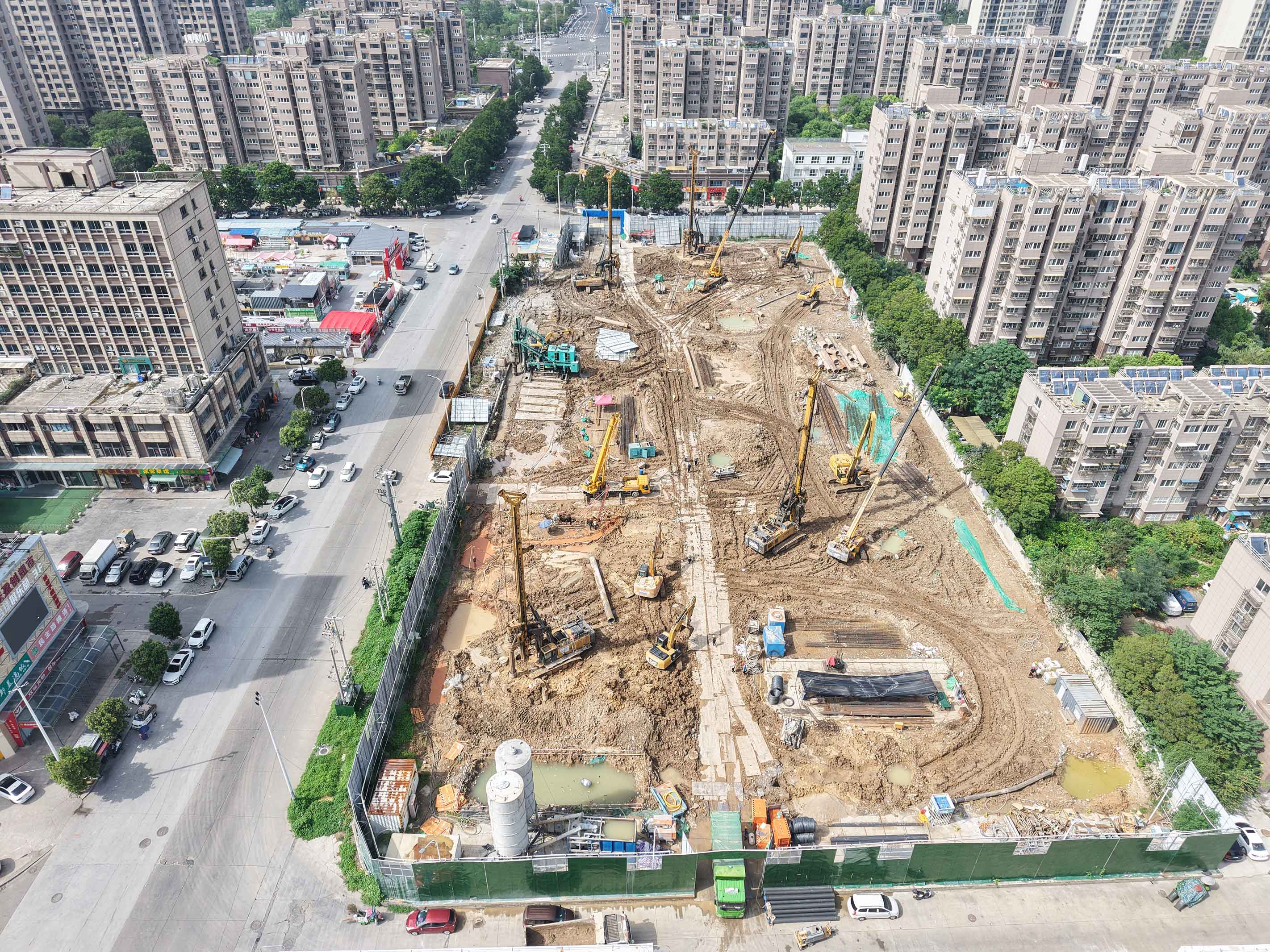 TRD工法机破解钢管迷宫施工难题｜高效止水墙施工全攻略