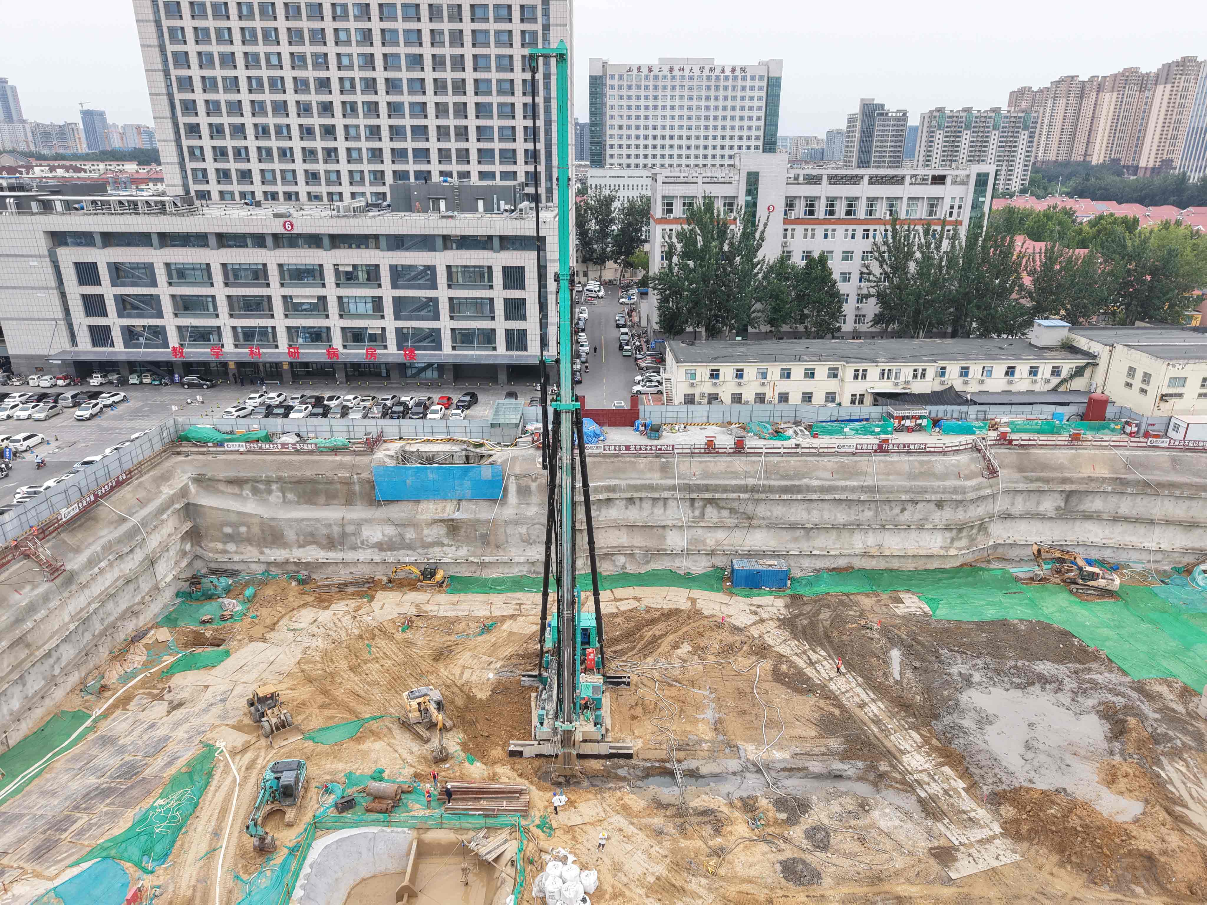 双轮搅在深基坑中打造高效止水帷幕|施工技术全攻略 双轮搅在深基坑中打造高效止水帷幕|施工技术全攻略