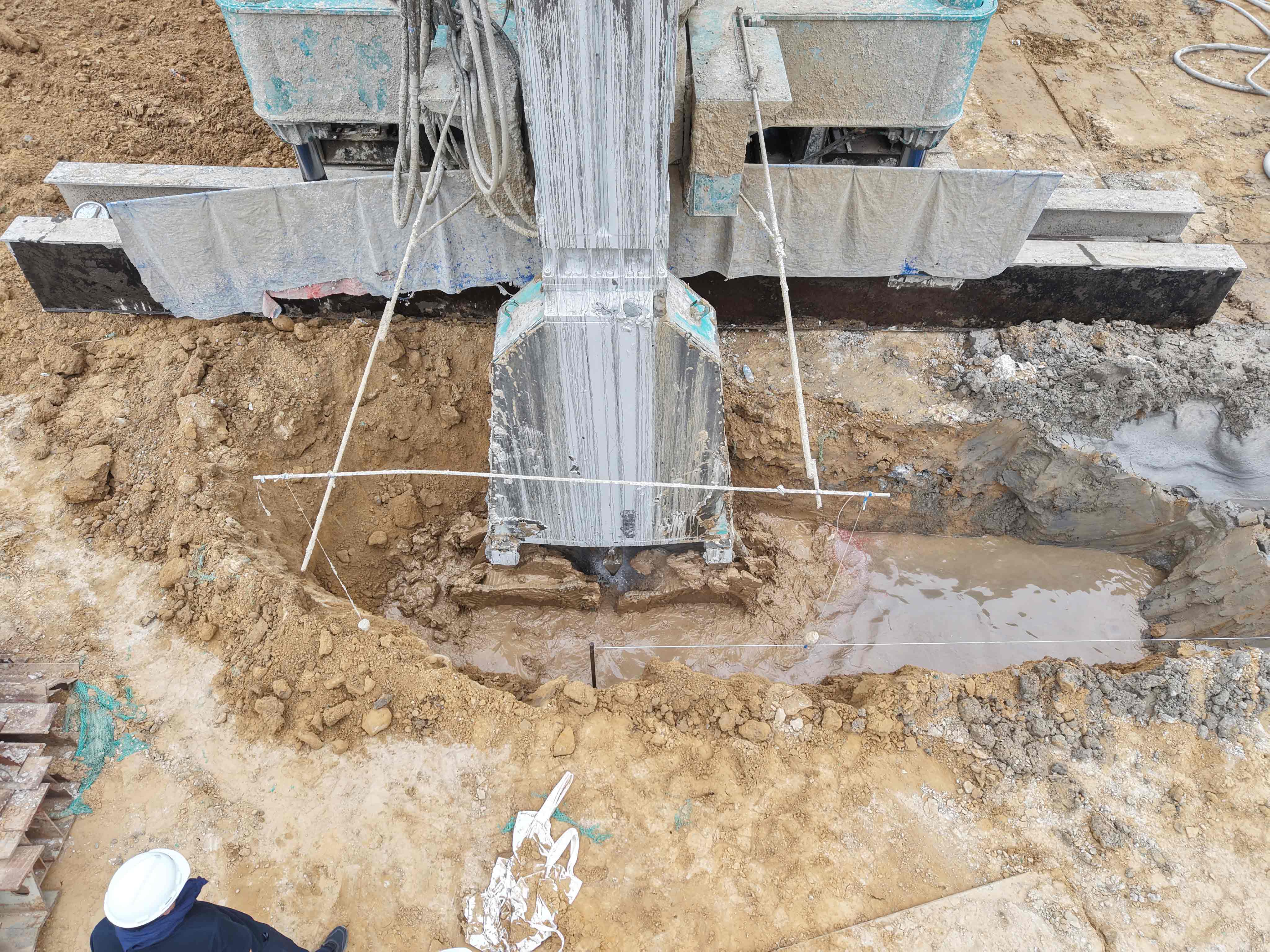 双轮搅在深基坑中打造高效止水帷幕|施工技术全攻略 双轮搅在深基坑中打造高效止水帷幕|施工技术全攻略