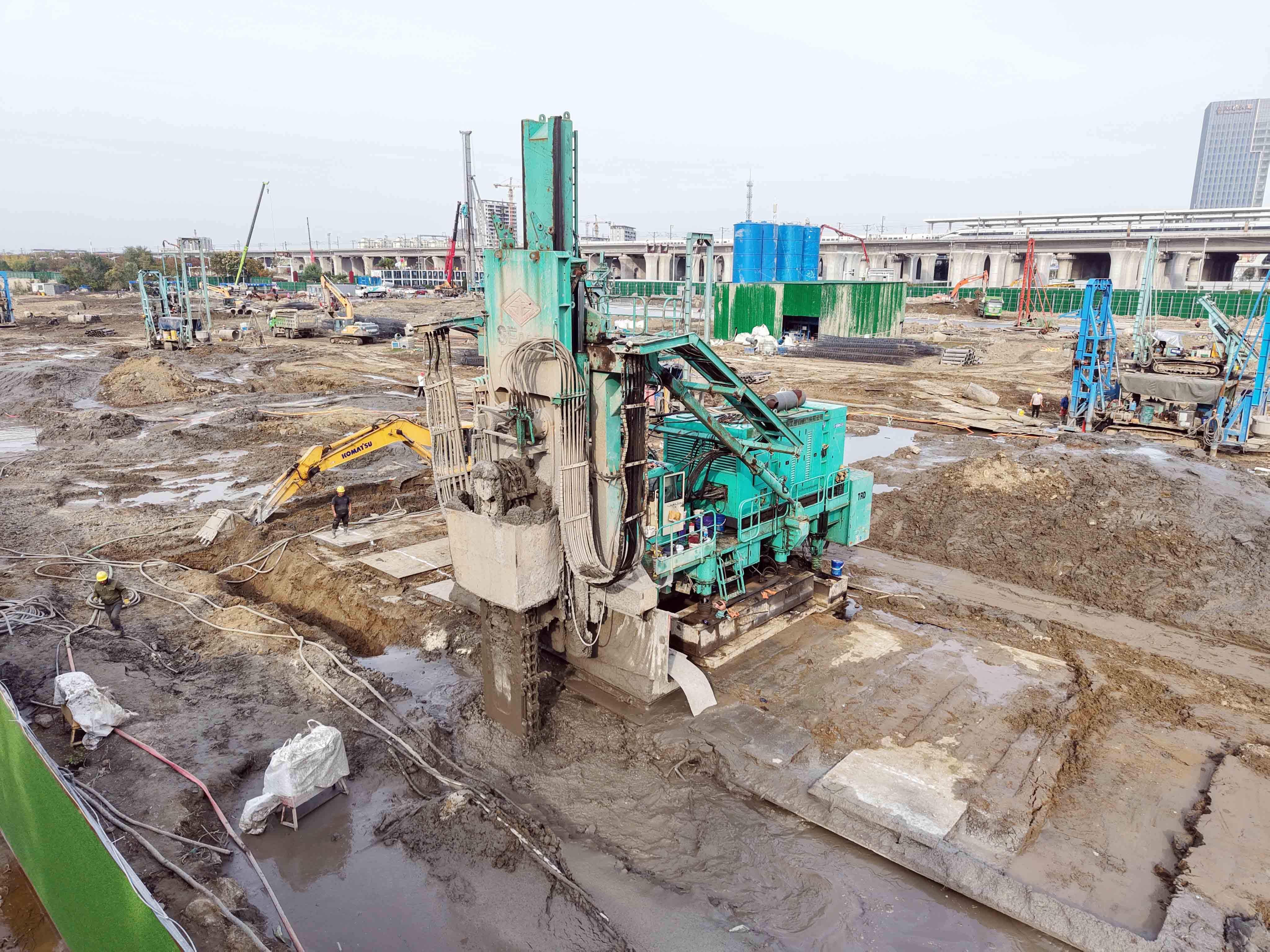 4台上工TRD工法机助力扬州东站建设｜长三角交通新支点