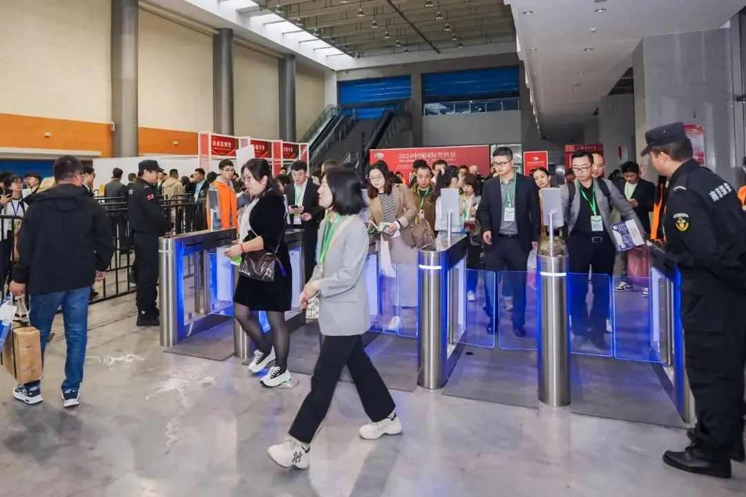 2024中国国际塑料展科技创新展区现场回顾｜产学研成果展示